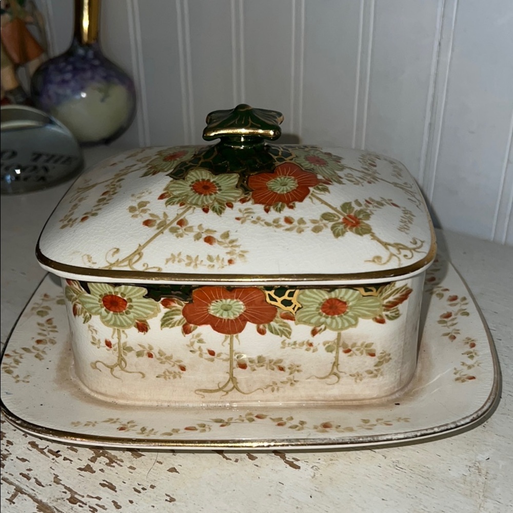 Burleigh Ware England Briar covered dish